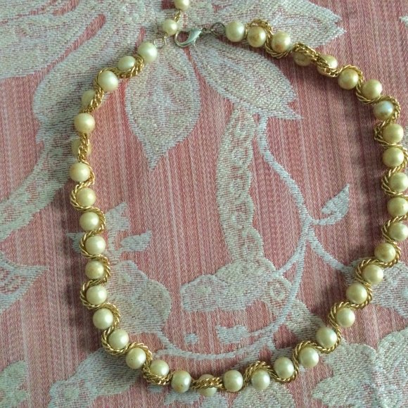 Beautiful beads and gold tone chain necklace 16-18" women's - Picture 3 of 9